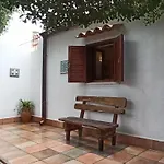 Indipendente Con Patio Giardino E Parcheggio Castelluzzo