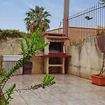 Indipendente Con Patio Giardino E Parcheggio * Castelluzzo