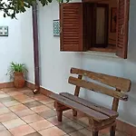 Indipendente Con Patio Giardino E Parcheggio Castelluzzo