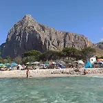 Σπίτι διακοπών Indipendente Con Patio Giardino E Parcheggio