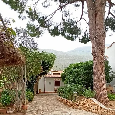 Indipendente Con Patio Giardino E Parcheggio