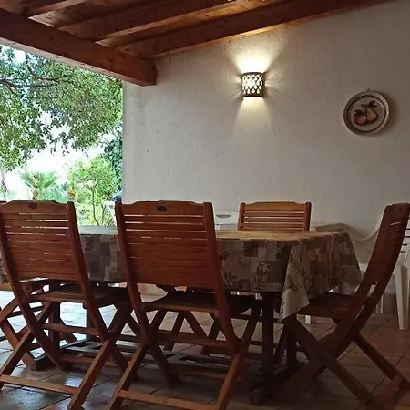 Dom wakacyjny Indipendente Con Patio Giardino E Parcheggio Castelluzzo
