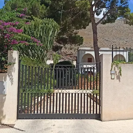 Σπίτι διακοπών Indipendente Con Patio Giardino E Parcheggio Castelluzzo